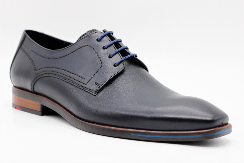 POURQUOI CHOISIR DES CHAUSSURES EN CUIR&nbsp;PLUTÔT QUE D'AUTRES MATIÈRES